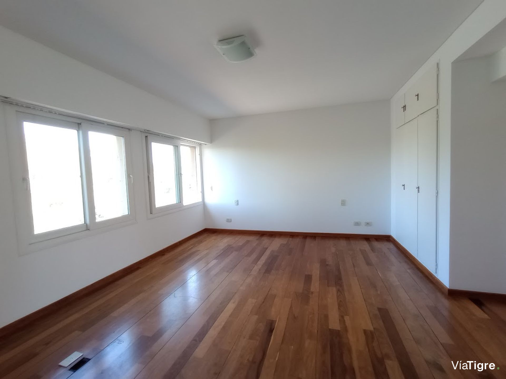 Venta casa 7 ambiente nordelta Tigre laguna pileta