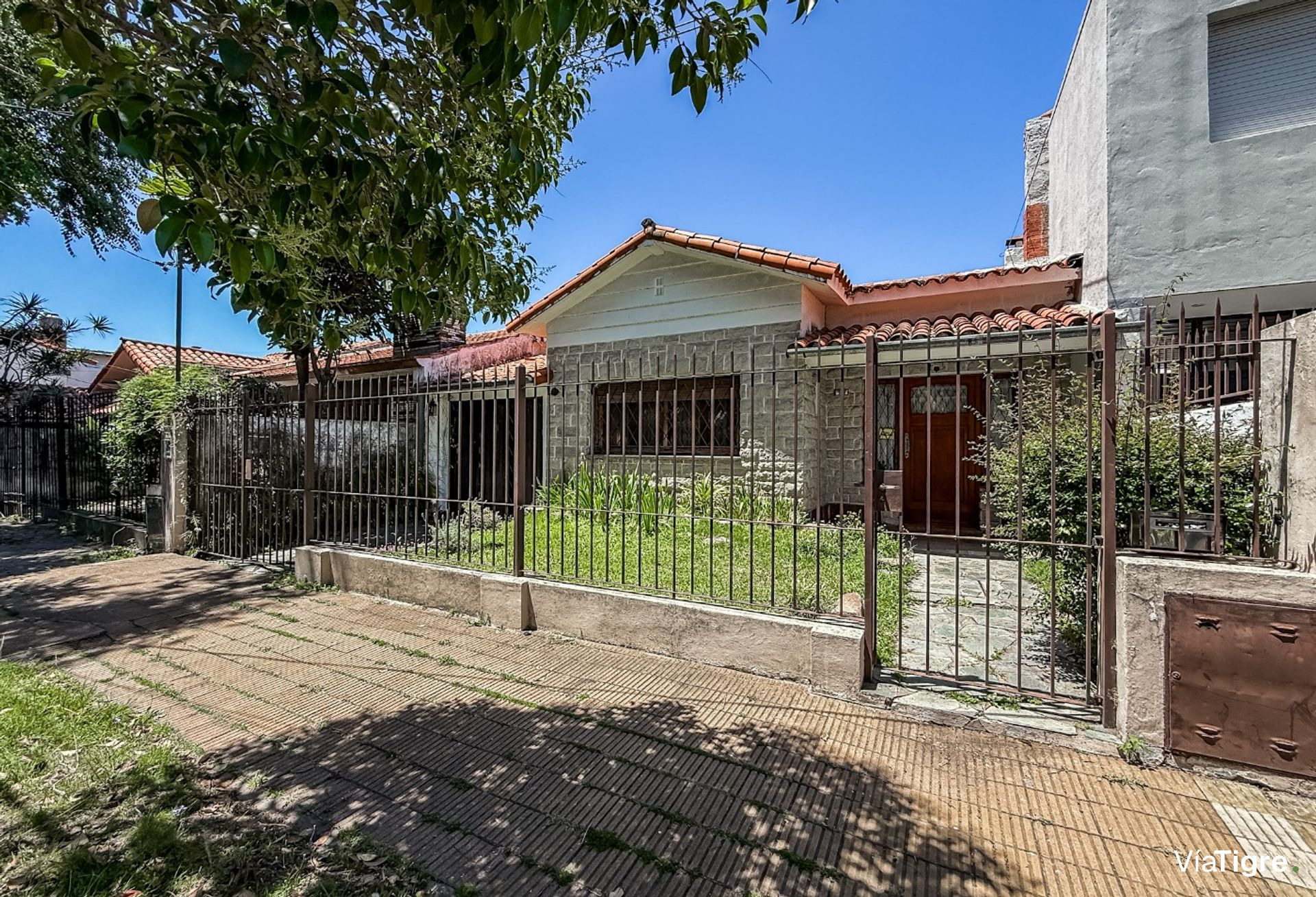 Venta casa 3 ambientes jardin y pileta en Olivos