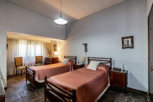 Venta casa 3 ambientes jardin y pileta en Olivos