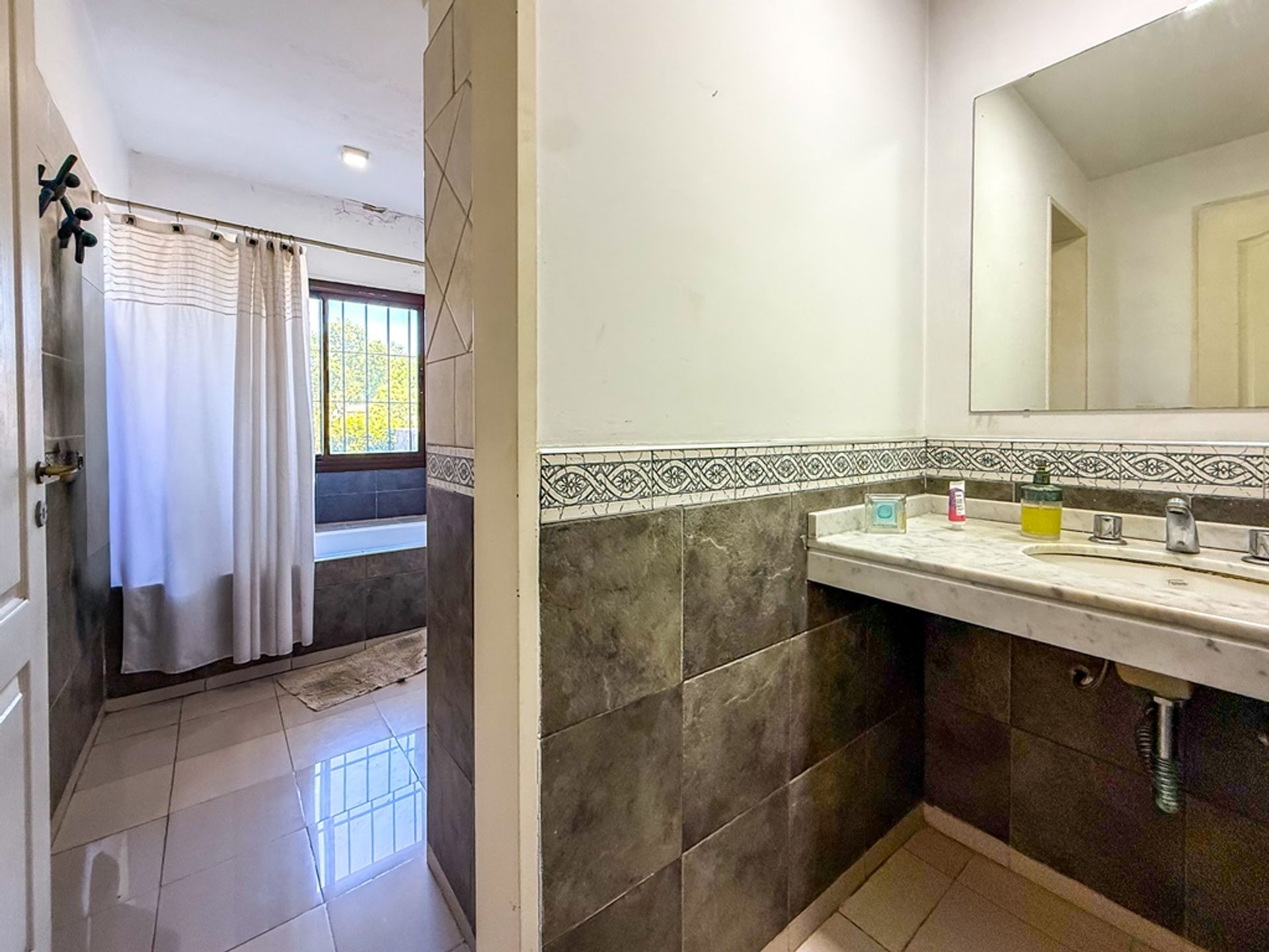 DUPLEX 4 amb en VENTA en VICTORIA Con COCHERA