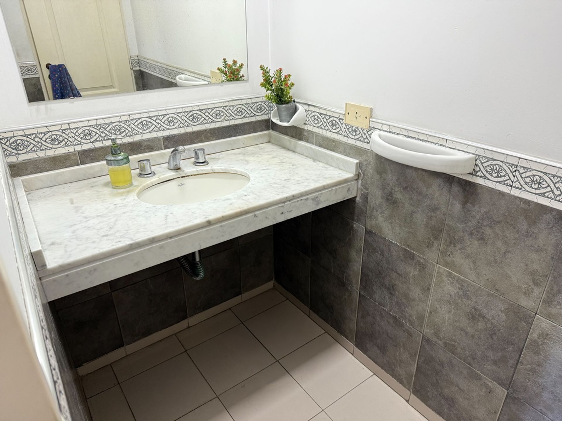 DUPLEX 4 amb en VENTA en VICTORIA Con COCHERA