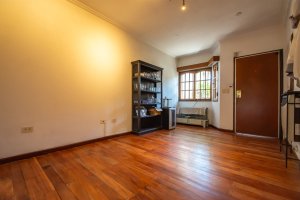 4-room duplex for sale in Victoria with garage