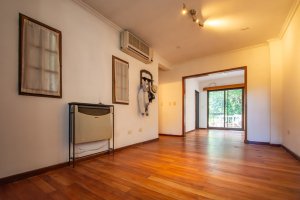 4-room duplex for sale in Victoria with garage