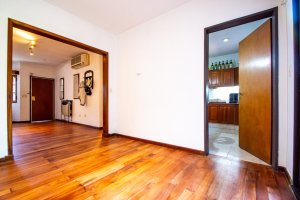 4-room duplex for sale in Victoria with garage