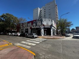 Sale of 1144 m² lot at Santa Fe Ave. & V. Sarfield, Mtz.