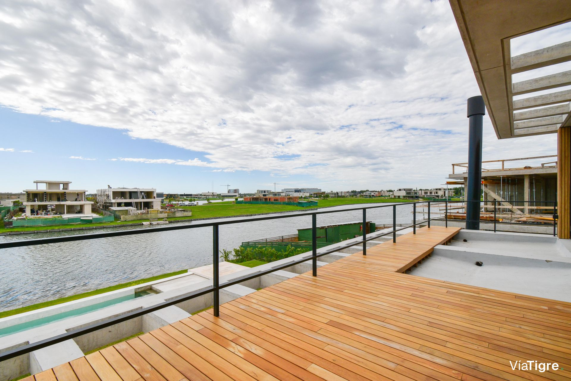 Venta casa al LAGO en Los Puentes -Nordelta-Tigre