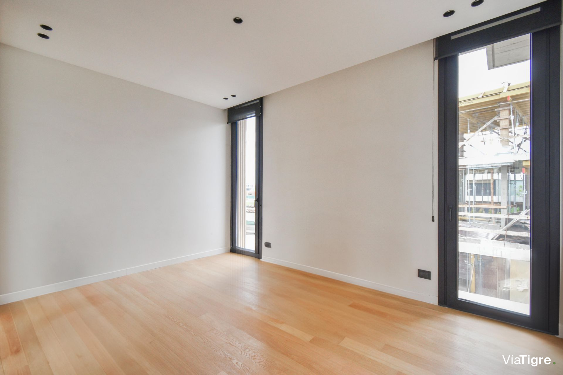 Venta casa al LAGO en Los Puentes -Nordelta-Tigre
