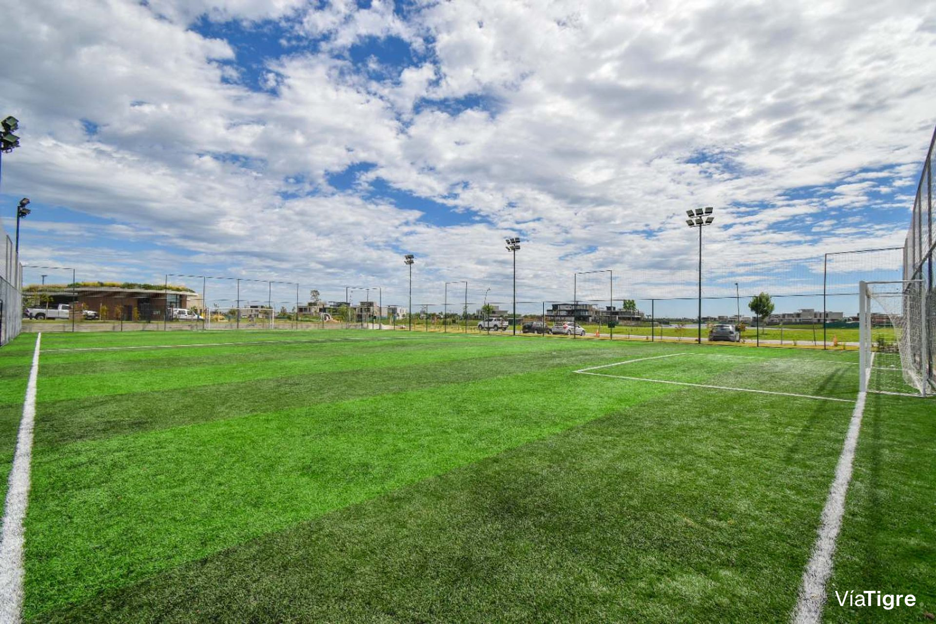 Venta casa al LAGO en Los Puentes -Nordelta-Tigre