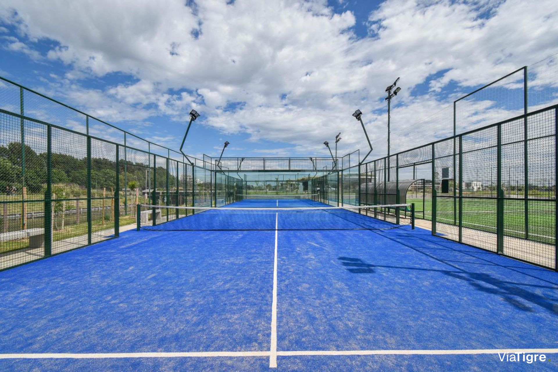 Venta casa al LAGO en Los Puentes -Nordelta-Tigre