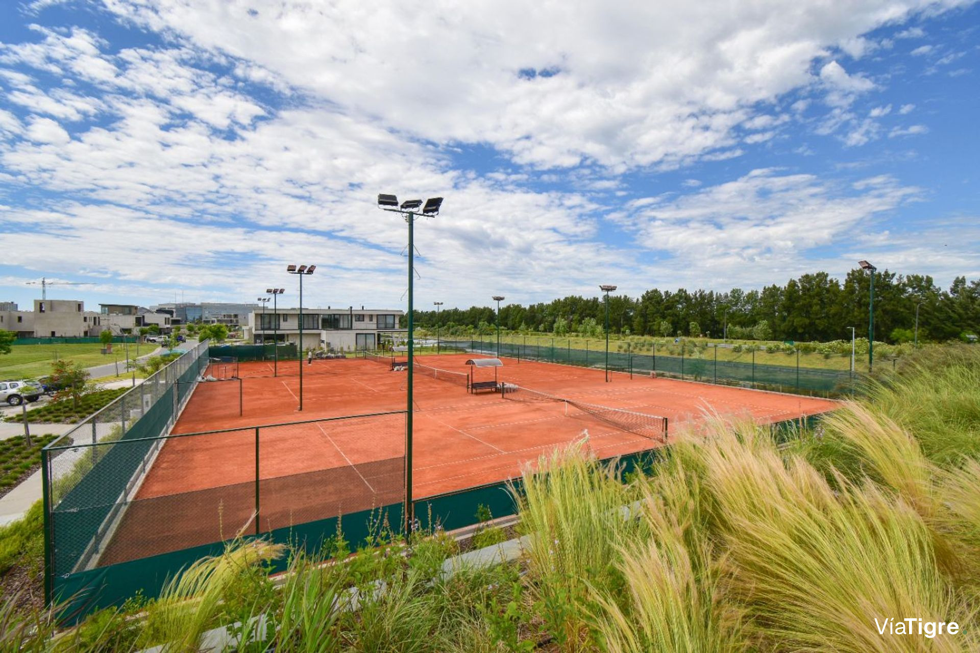 Venta casa al LAGO en Los Puentes -Nordelta-Tigre