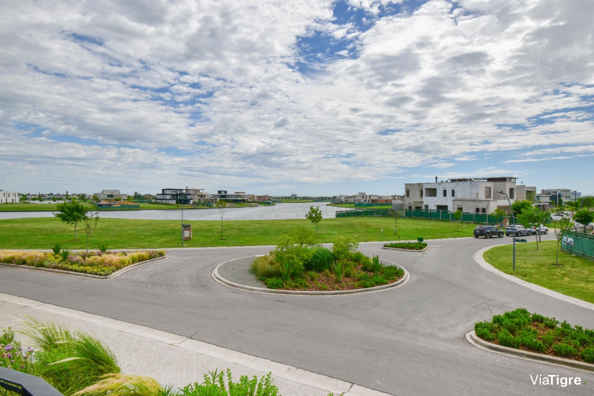 Venta casa al LAGO en Los Puentes -Nordelta-Tigre