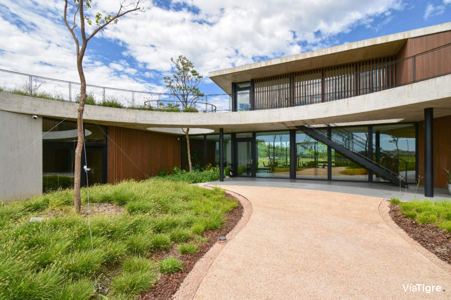 Venta casa al LAGO en Los Puentes -Nordelta-Tigre