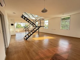 Office for Rent 180 square meters Olivos With Garage