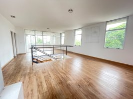 Office for Rent 180 square meters Olivos With Garage