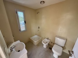 Office for Rent 180 square meters Olivos With Garage