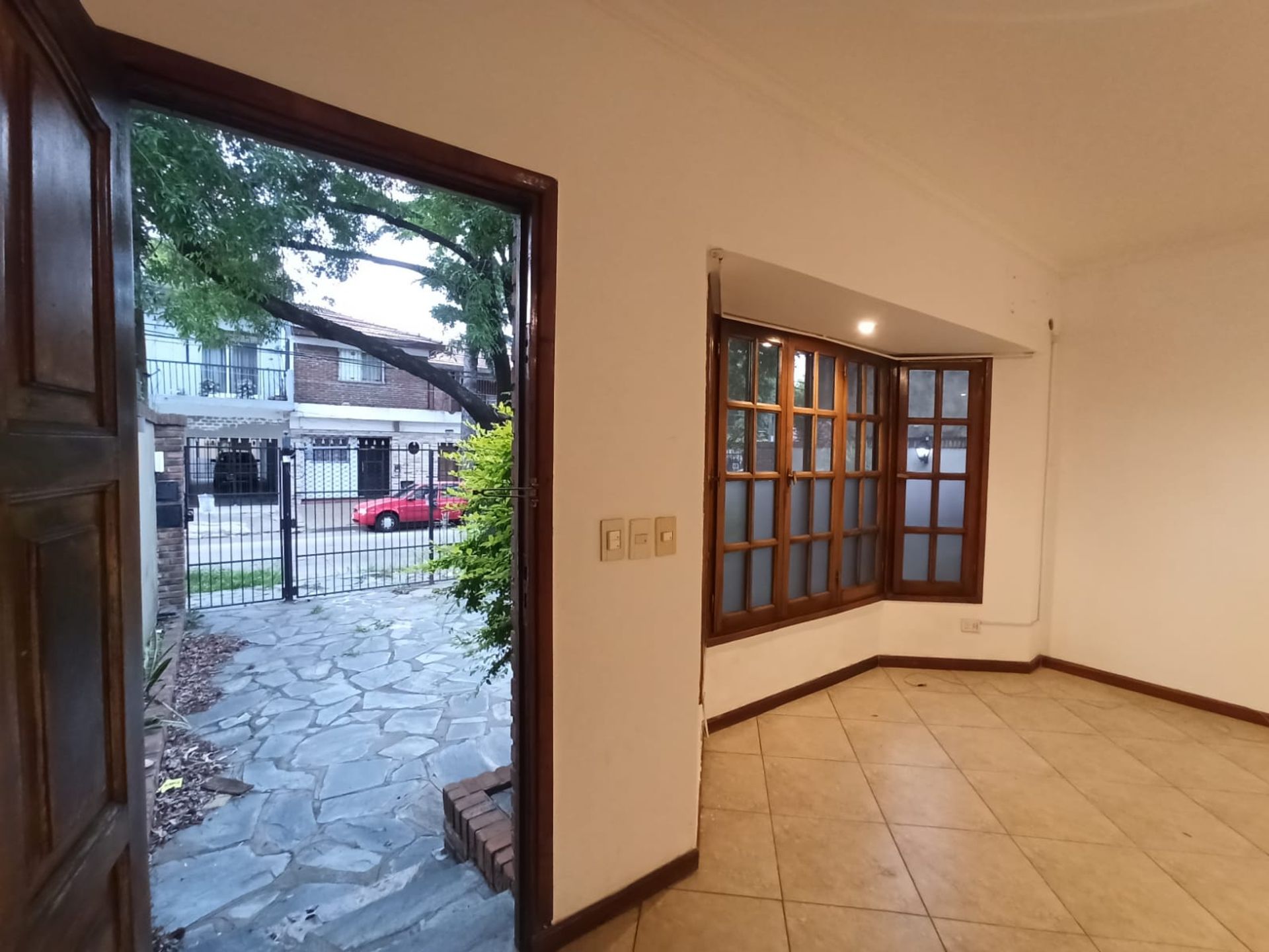 ALQUILER DUPLEX 5amb OLIVOS c/COCHERA Y PILETA