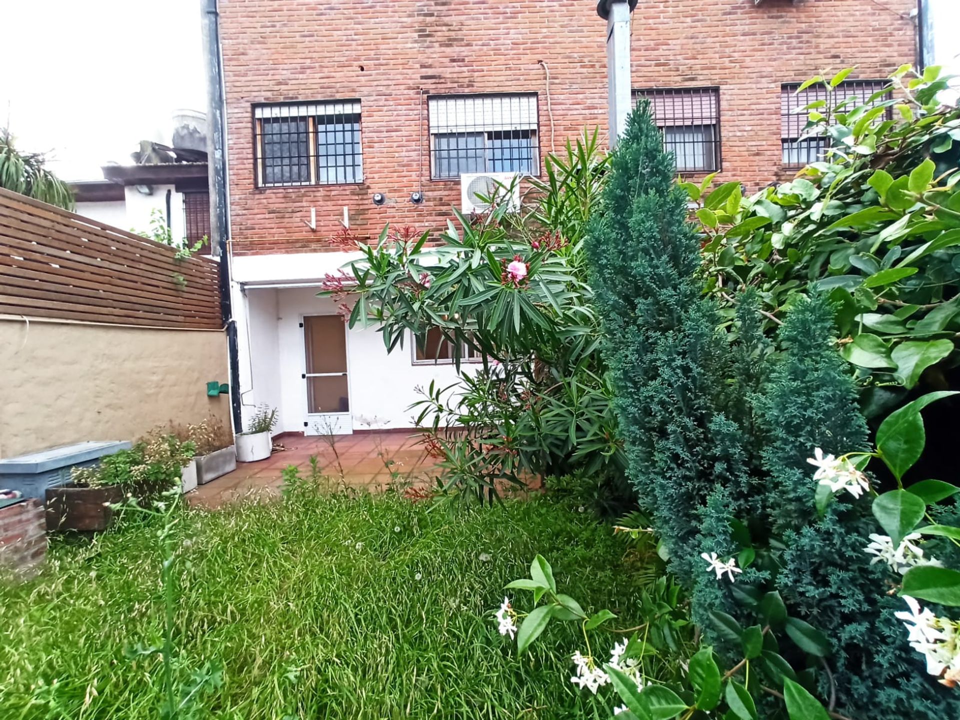 ALQUILER DUPLEX 5amb OLIVOS c/COCHERA Y PILETA