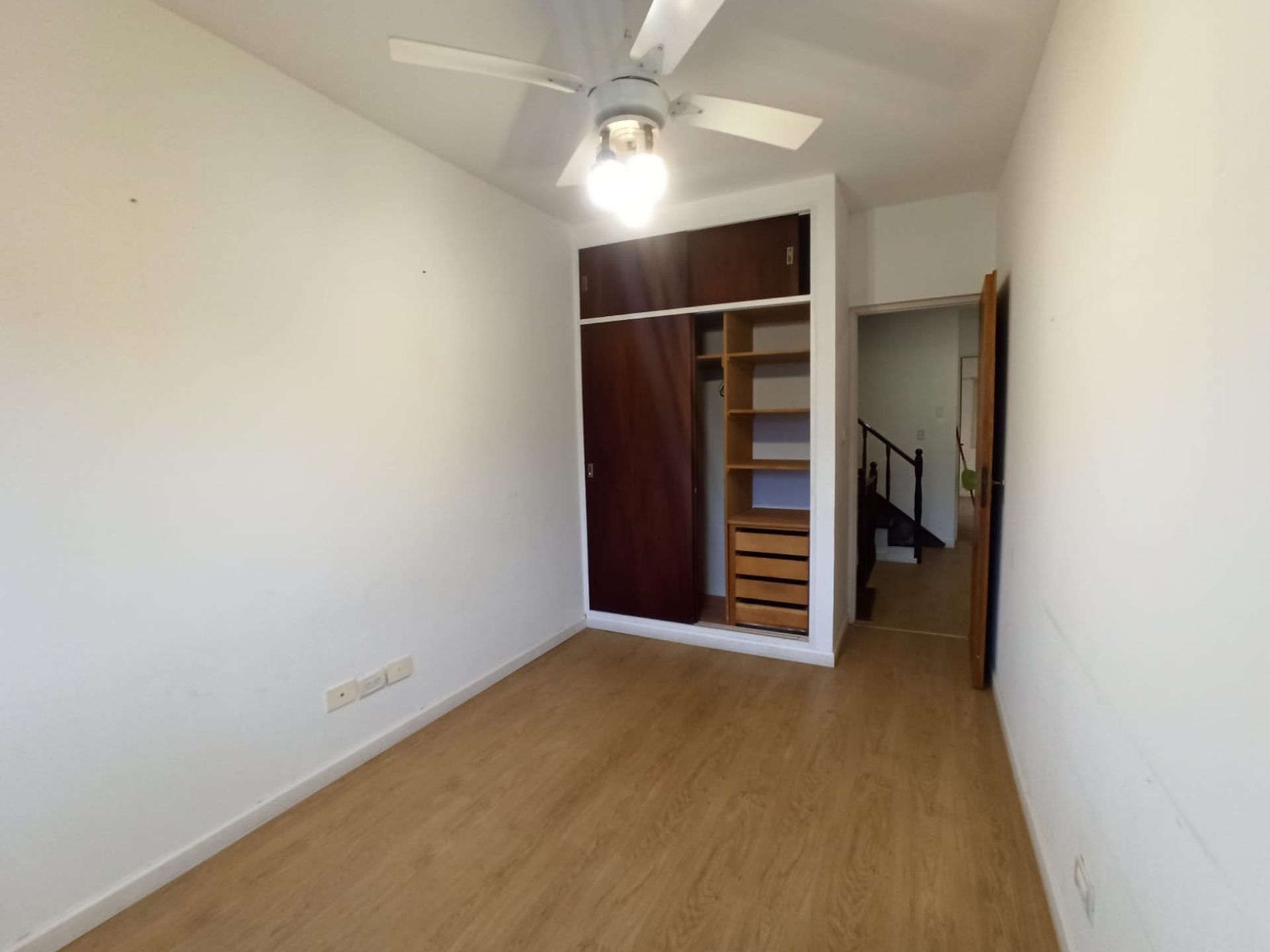 ALQUILER DUPLEX 5amb OLIVOS c/COCHERA Y PILETA