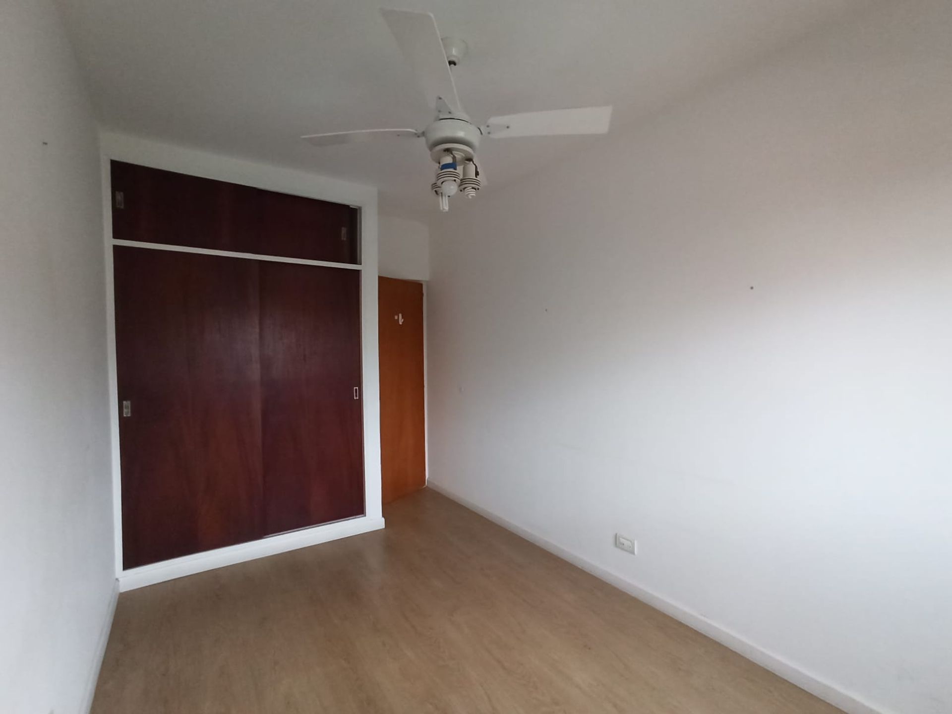 ALQUILER DUPLEX 5amb OLIVOS c/COCHERA Y PILETA