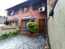 Rental Duplex – 5 Rooms – Olivos – with Garage and Pool