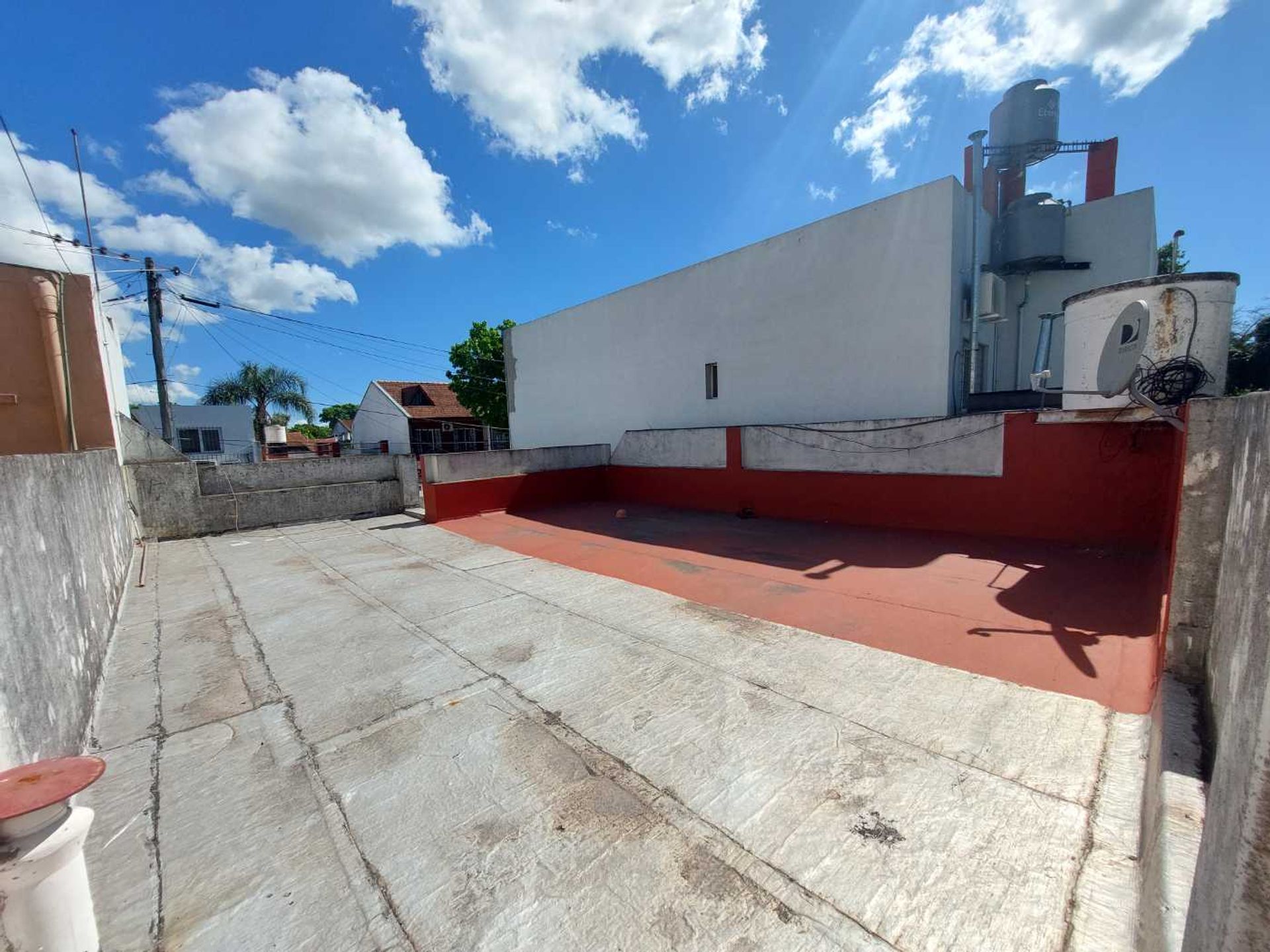 Venta casa 3 ambientes, cochera y jardín en Olivos