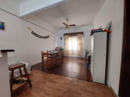 Venta casa 3 ambientes, cochera y jardín en Olivos