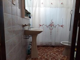 Venta casa 3 ambientes, cochera y jardín en Olivos