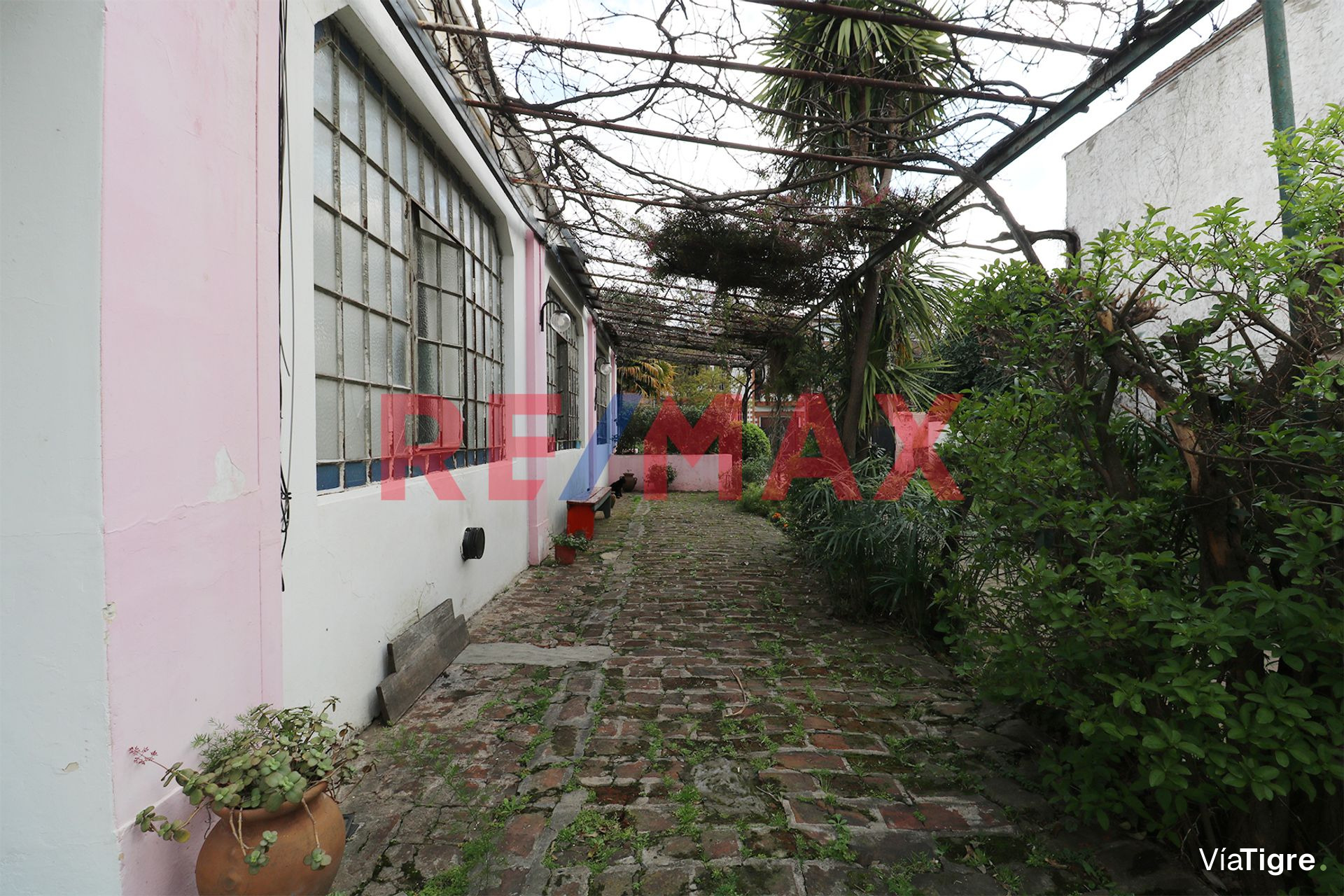 Venta casa, 7 amb, c/amplio jardín, Martínez