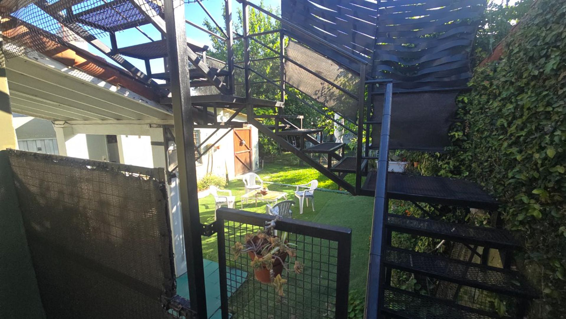 Venta Casa Multifamiliar 4 Amb Jardin Cochera