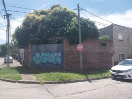 Corner house for renovation, V. Adelina Opportunity