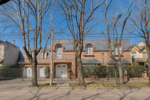 Alquiler de verano casa 6 ambientes en Martinez