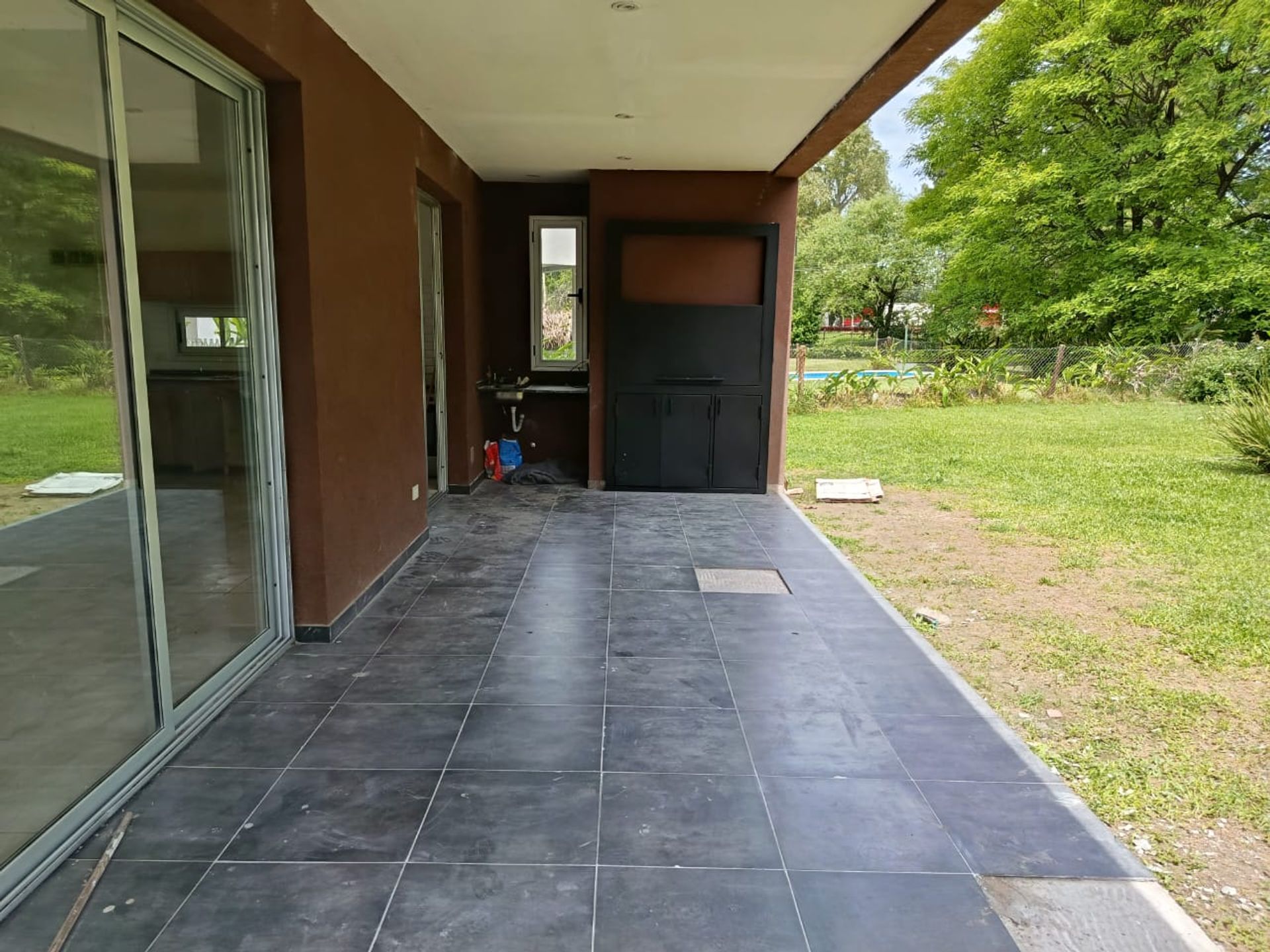 Casa 5 Amb. En Alquiler En Benavidez Con Pileta