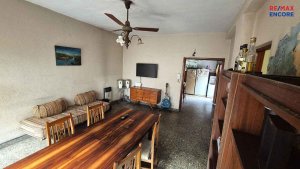 Sale Ph 3 rooms, needs renovation, garage, Florida West