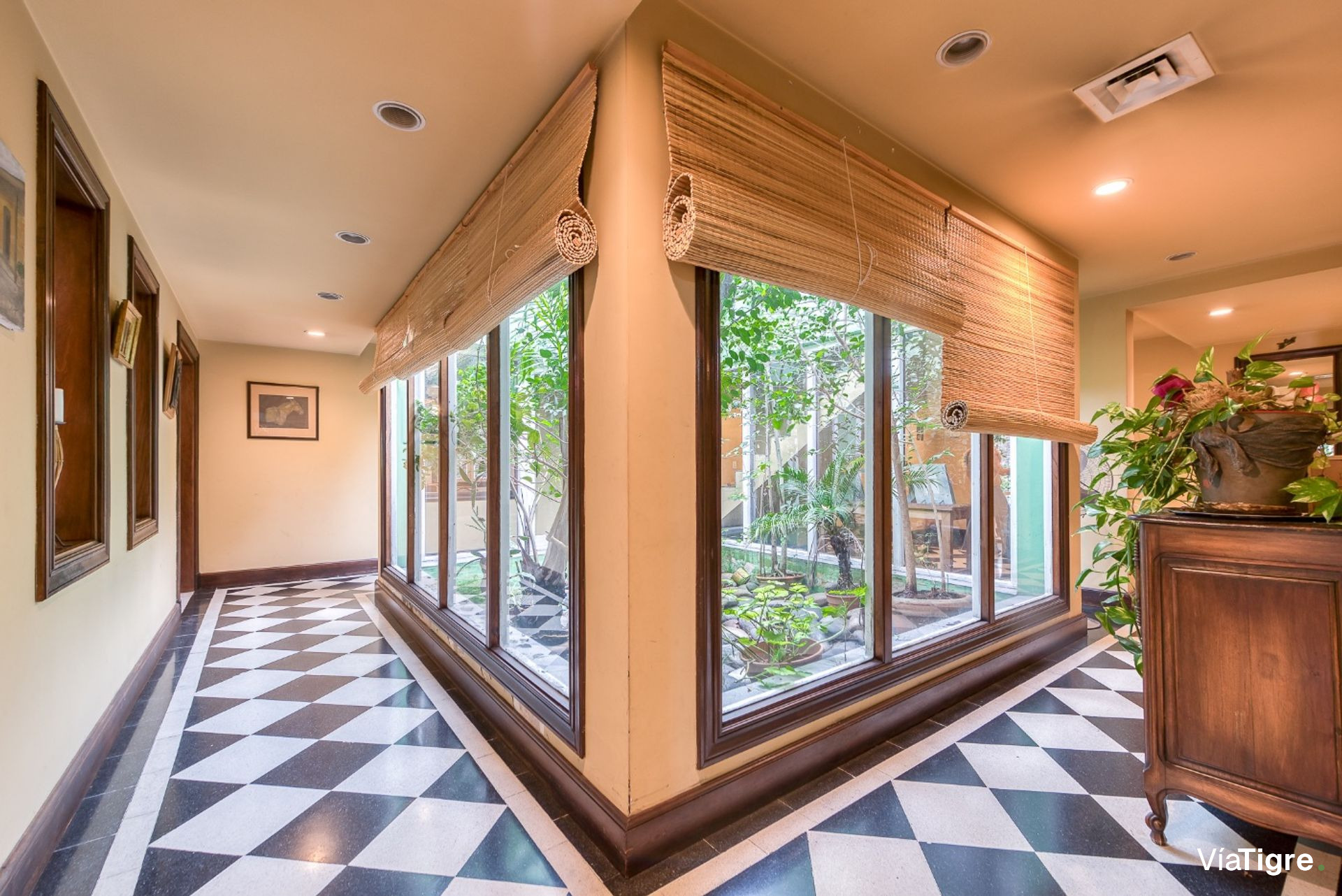 Casa con parque pileta y jardín invierno Boulogne