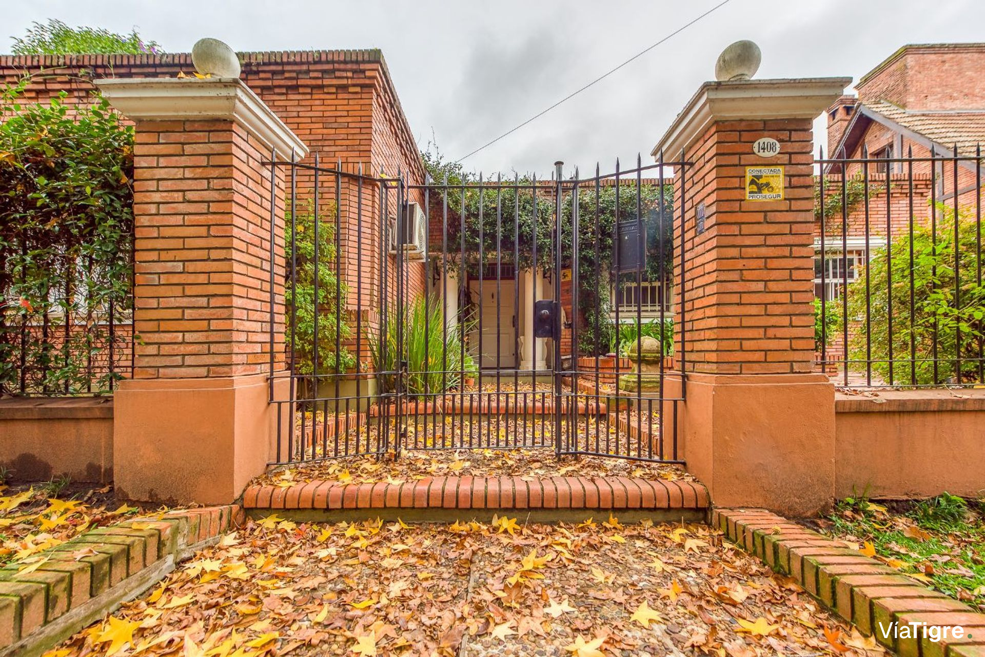 Casa con parque pileta y jardín invierno Boulogne