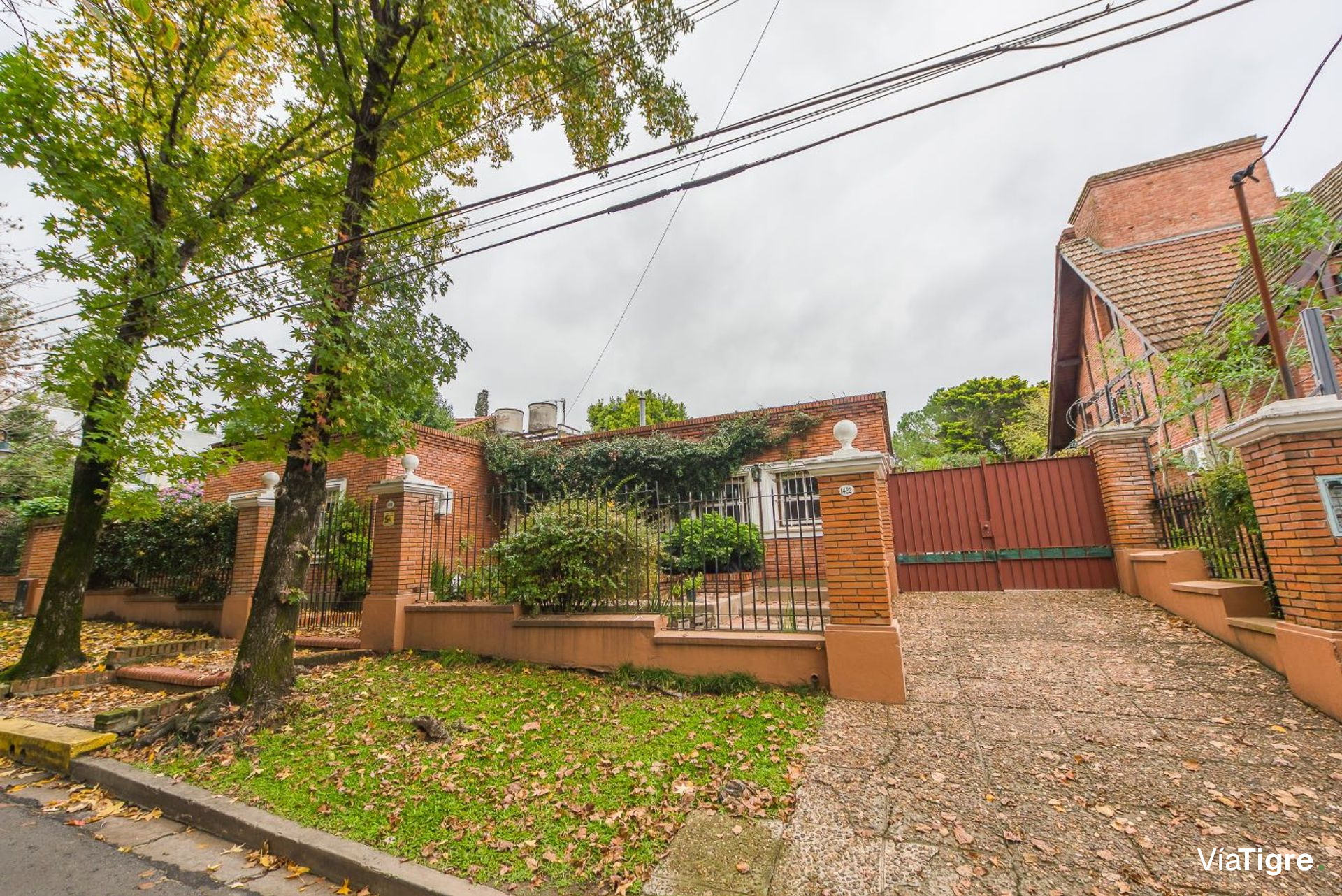 Casa con parque pileta y jardín invierno Boulogne