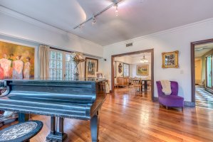 House with park, pool and winter garden Boulogne