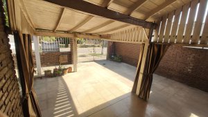 4-Room House for Sale with Terrace and 3-Car Garage