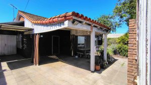 4-Room House for Sale with Terrace and 3-Car Garage