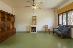 Ground Floor Front Apartment with Patio, Credit Eligible