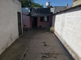 House for Sale – Apartment & Commercial Space with Garage, El Talar