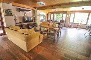6‑room house for sale on Camino Real, golf view