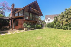 6‑room house for sale on Camino Real, golf view