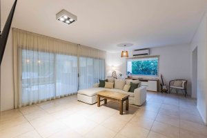 Villanueva House for Sale, 1 Floor, 5 Rooms, Modern