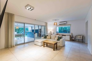 Villanueva House for Sale, 1 Floor, 5 Rooms, Modern