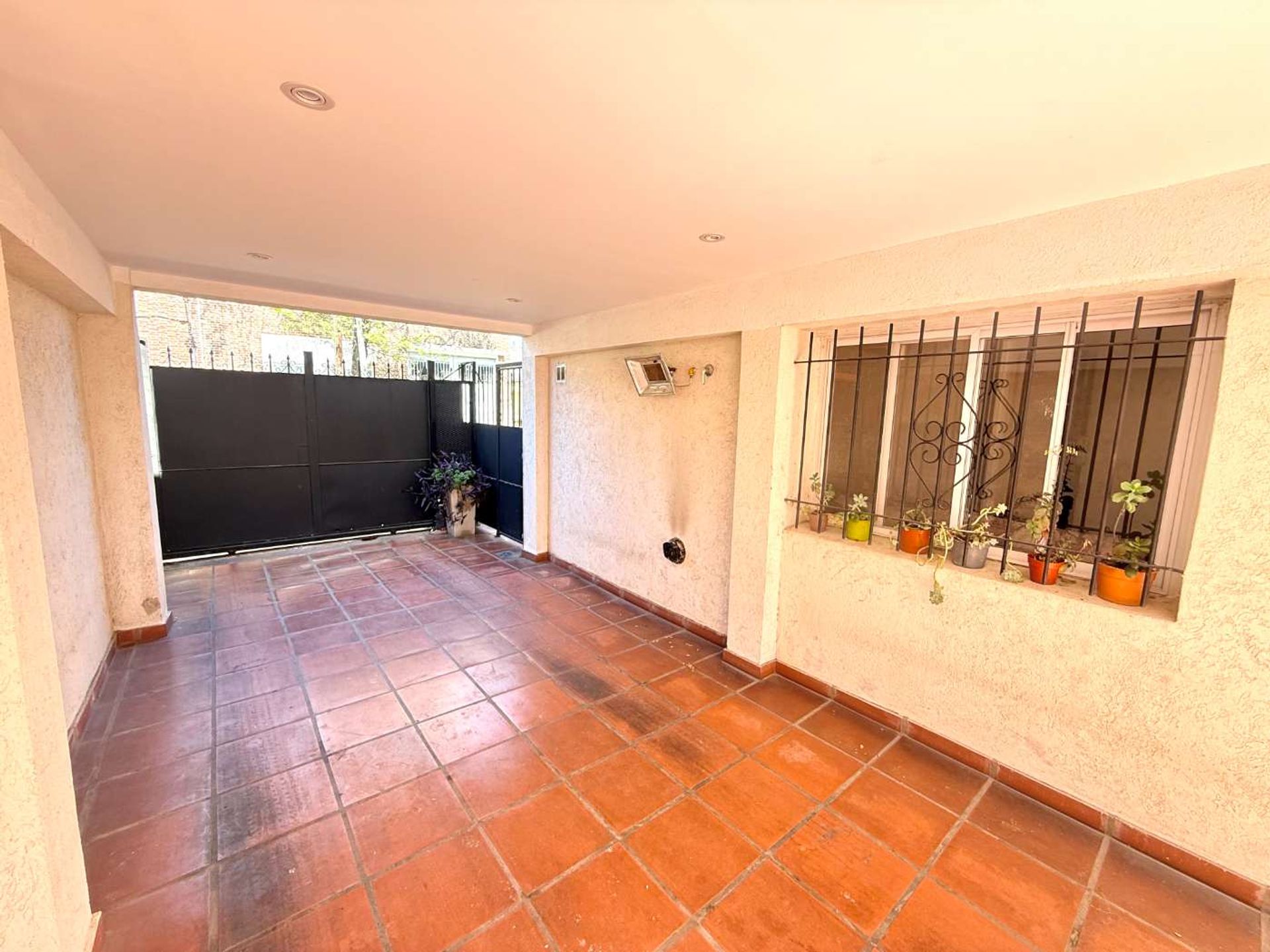 Venta Casa De 4 Amb Con Jardin Cochera En Martinez