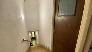 For Sale: 6-room Apartment with Terrace, Balcony, Florida East, Needs Renovation