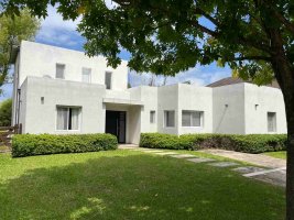 House for sale, 4 bedrooms, pool, Tigre, credit, impeccable