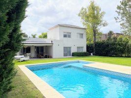 House for sale, 4 bedrooms, pool, Tigre, credit, impeccable