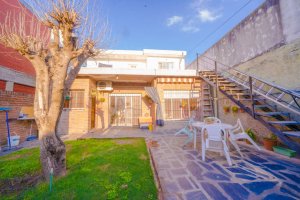 Villa Adelina House for Sale, 5 Rooms – Exchange